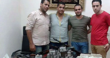 بالصور.. مباحث المنوفية تداهم وكر "زلمة" إمبراطور الكيف فى أشمون