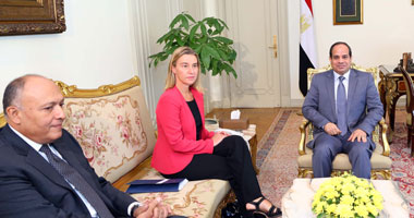 وزيرة خارجية ايطاليا تصف دور مصر بــ"الجوهرى"..والرئيس يعد بتذليل الصعوبات امام الاستثمارات الايطالية..ويؤكد على استقلال القضاء..السيسي و"موجيرينى" يتفقان على تشكيل حكومة ليبية لدعم العملية السياسية