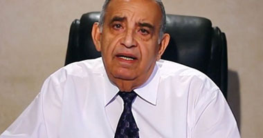 فى حفل توقيع كتاب "اعترافات صحفية" لصلاح قبضايا..عصام كامل: وثيقة مهمة مليئة بالأسرار والقضايا.. عباس الطرابيلى:يصلح لتدريسه فى الجامعات.. وصبرى غنيم: مصطفى أمين كان يختار الراحل للمهام الصحفية الصعبة