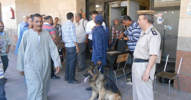 ضبط عاطل أثناء محاولة سرقة شخص بمحطة قطار أسيوط
