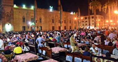 فى رحاب الحسين.. العيد له "طعم تانى"