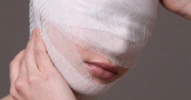 طرق الاعتناء بالمريض بعد جراحات التجميل 