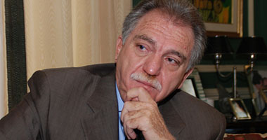 مرشح لرئاسة الوفد يحرر محضرا ضد الحزب 