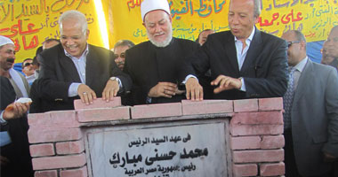 مفتى الجمهورية يضع حجر أساس مشروع الصرف الصحى بالفيوم