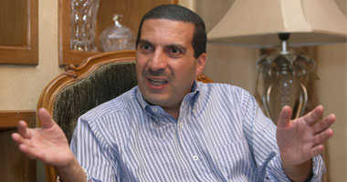 عمرو خالد يهنئ الأقباط باختيار البابا ويؤكد: وطننا يحتاجنا جميعا