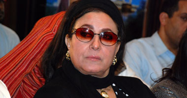 سهير المرشدى للطالبات باحتفالية عيد الأم : "اعزمونى فى فرحكوا"