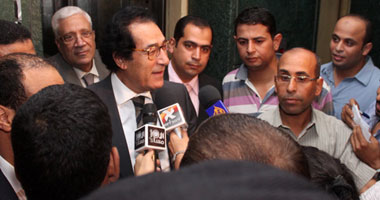 وزير الثقافة يفتتح بينالى القاهرة غدا