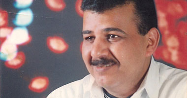 الشاعر محمد خليل يتهم ميديا لايف بسرقة فكرة برنامج "لعب النجوم" 