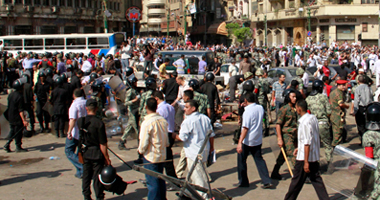 عودة المتظاهرين إلى "التحرير" من الشوارع الجانبية