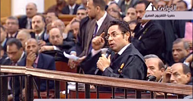 فى مرافعة تاريخية.. خالد أبو بكر يسأل علاء مبارك: لماذا لم تراعِ تاريخ والدك؟ وما شعورك الآن وهو فى قفص الاتهام؟.. وللمحكمة: عين بعين وجسد بجسد ودم بدم.. وأتينا إليكم لنرفع مظالمنا إليكم