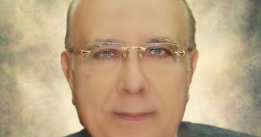 مستحقو الوحدات السكنية بسمنود يغلقون مجلس المدينة بالجنازير