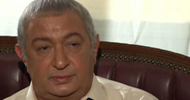 نور الشريف فى "أبطال الورق"