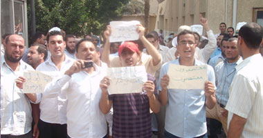 اعتصام مدرسى الأزهر المتعاقدين بالبحيرة لليوم الثالث على التوالى