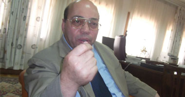 شاكر عبد الحميد يعبر عن سعادته بلقاء كمال الجنزورى
