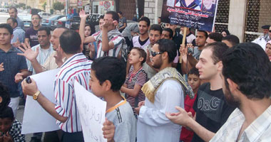 وقفة صامتة بالمنصورة للإفراج الفورى عن أحد شباب الثورة