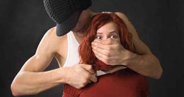 التحرى عن السجل الإجرامى لعاطلين سرقا موظفا وصديقته بالإكراه فى القاهرة