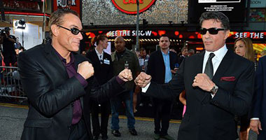 بالصور.. فاندام وشوازينجر فى عرض "The Expendables 2" بهوليوود