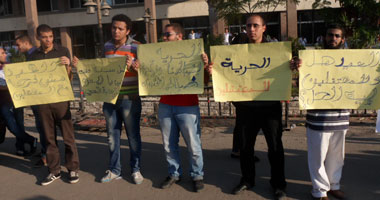 وقفة احتجاجية للمطالبة بالإفراج عن الناشط باسم محسن بالسويس