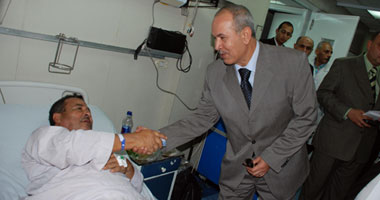 القائم بأعمال محافظ القاهرة يزور المستشفيات والحدائق العامة