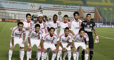 فييرا يتحدث مع لاعبى الزمالك عن بطولة أوروبا فى اجتماع عنوانه "ارفعوا رؤوسكم"