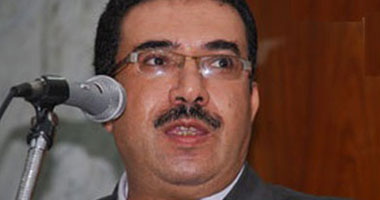 العشرى: تقصير النيابة فى توفير الأدلة سبب البراءة بـ"موقعة الجمل"