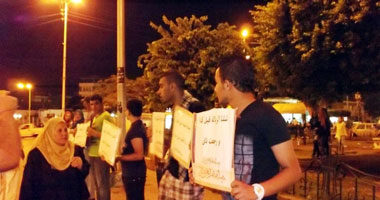 اليوم... طلاب مدارس دمياط ينظمون سلاسل بشرية بطول المحافظة لرفض الدستور 