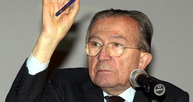 وفاة أندريوتى رئيس وزراء إيطاليا الأسبق عن 94 عاما