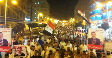 وقفة لمؤيدى مرسى بالإسماعيلية تضامنًا مع اعتصام رابعة 