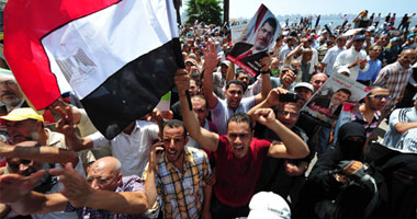 أساتذة الطب النفسى يضعون المواطن المصرى تحت المجهر.. حالات المرض زادت والسياسة أحبطت الكبار والعنف جعل الأطفال مشوهين نفسياً.. وقيادات الإخوان تعيش حالة انفصام.. والفترة القادمة تحتاج استقرار