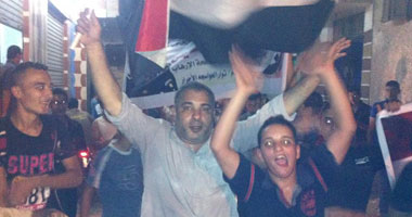 نشطاء يشكرون السعودية على دعمها مصر خلال وقفة لهم أمام قنصليتها 