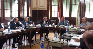 "أبوحديد" يترأس اجتماع اللجنة العليا لإقليمى الأغذية والأعلاف