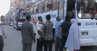 خطوات بسيطة لإعداد سيارتك للسفر