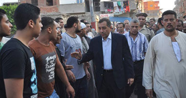 محافظ البحيرة يشارك فى جنازة شهيد الواجب الوطنى بكوم حمادة