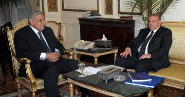 محلب يقدم الشكر لرجل الأعمال حسن راتب لتبرعه لـ"تحيا مصر"