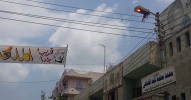 بالصور.. أعمدة الإنارة مضاءة بالنهار فى شوارع المطرية بالدقهلية