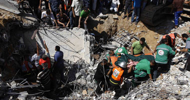 طيران الاحتلال الإسرائيلى يدمر برجا سكنيا مكونا من 10 طوابق بغزة