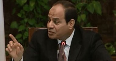 السيسى للمعلمين فى عيدهم: أنتوا اللى هتقدموا كل حاجة لمصر