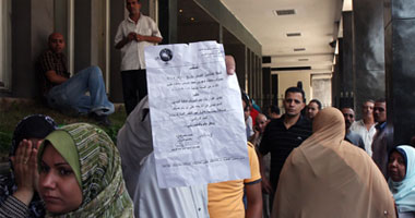 اعتصام العمال المؤقتين برى بأسوان