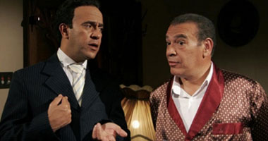 أبو السعود الإبيارى يقف بجانب إسماعيل ياسين