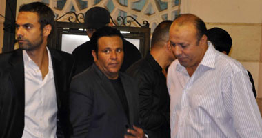 دياب وحماقى وتامر يشاركون فؤاد عزاء "والدته"
