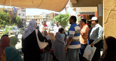 الإداريون يغلقون مديرية التربية والتعليم بالدقهلية بالجنازير