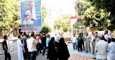 شاهين: اعتقال الشيخ عمر سبة فى جبين العلماء.. ونجله يطالب خطيب عمر مكرم بحشد أعداد كبيرة للضغط للإفراج عنه.. ومسيرة لأنصاره أمام السفارة الأمريكية لاعتقاله.. والتنديد بممارسات النظام السورى ضد شعبه