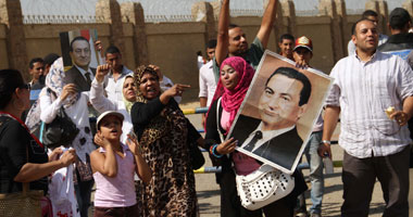 مؤيدى مبارك: سنرتدى الملابس السوداء فى ذكرى ثورة 25 يناير 