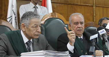 الإدارية العليا تنظر الطعون على بطلان دعوة الناخبين وإحالة العزل للدستورية.. شوقى السيد: صياغة المادة 28 هائلة.. وعصام سلطان: قانون العزل استهدف هامان وفرعون وجنودهما.. ومشادة بين الطرفين