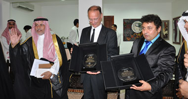السعودية تكرم منظمى صالون الخريف الفرنسى بالسعودية
