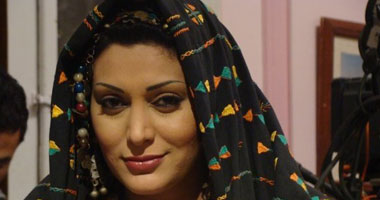 أسرة "السر" تبحث عنه على بوابات "مصر - الإسكندرية" الصحراوى