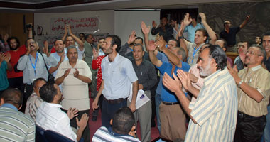 فى ندوة "حملة الحريات النقابية".. خالد على: قرض صندوق النقد حرب ضد الطبقة المتوسطة والحكومة ستقلل الدعم.. وفوائد القروض السابقة 30 مليار دولار.. وجمال زهران: رجال الأعمال الفاسدون جزء من بطانة مرسى 