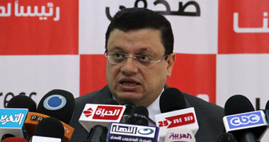 ياسر على ينفى مجددًا تفويض الرئيس لنائبه بإدارة البلاد فى حالة غيابه