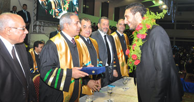 الأكاديمية العربية للعلوم تكرم البطل الأوليمبى علاء أبو القاسم