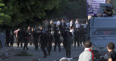خطيب الرحمة: ما يحدث أمام السفارة تنهى عنه الشريعة وينفذه مأجورون